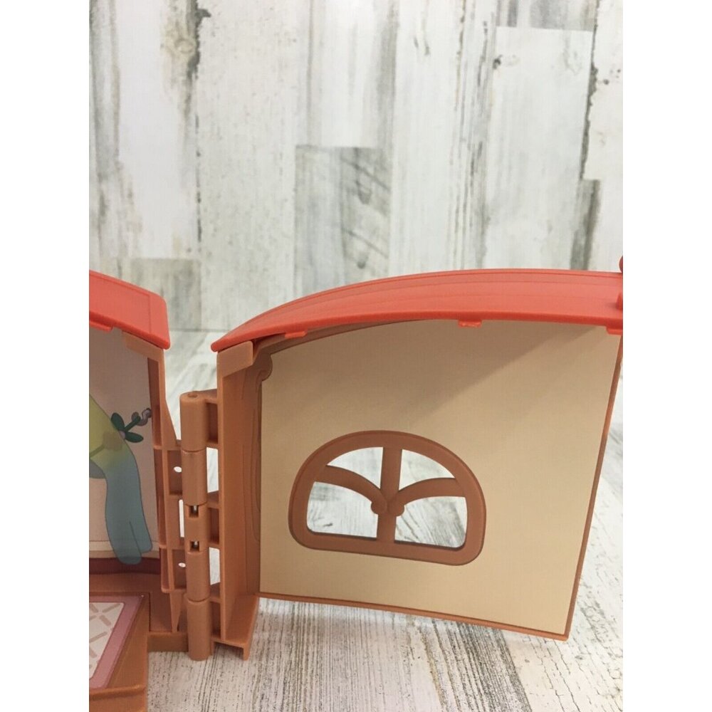FREE with 2 BLUEY ITEMS Bluey Calypso's School Playset Case Figure Dollhouse NEW - Picture 5 of 11